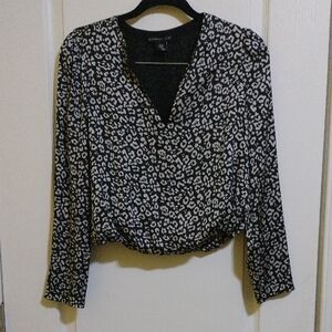 Sincerely Jules Black and White Crop Blouse with Notched Collar